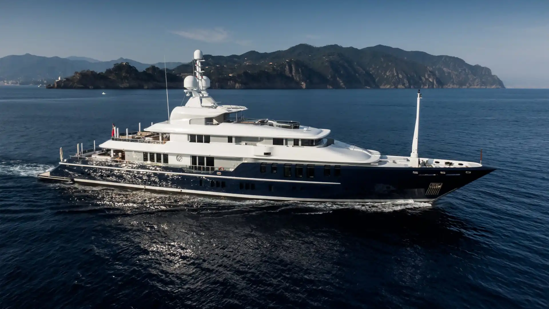 Triple Seven Nobiskrug 68m Side Profile